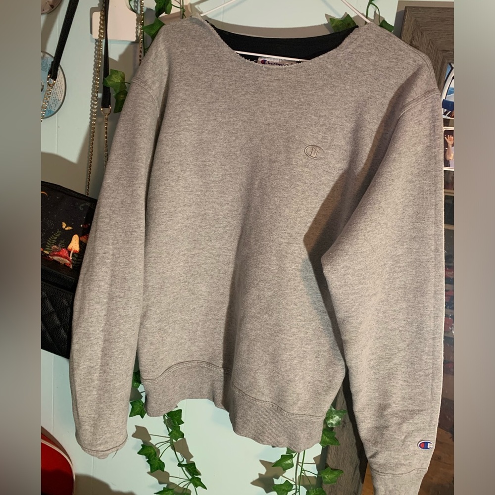 Women’s small champion sweatshirt